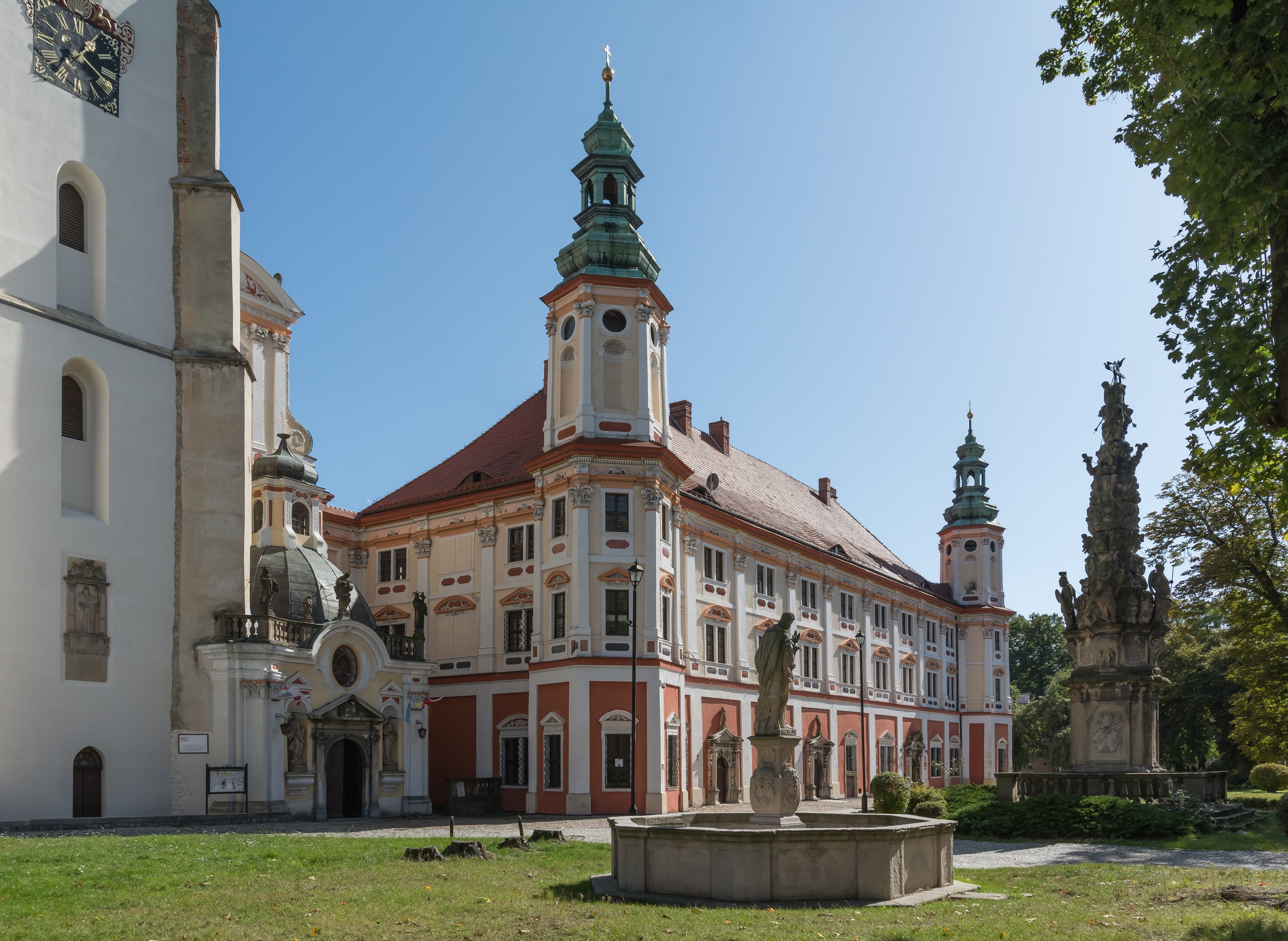 Opactwo Henryków (Klášter Jindřichov)